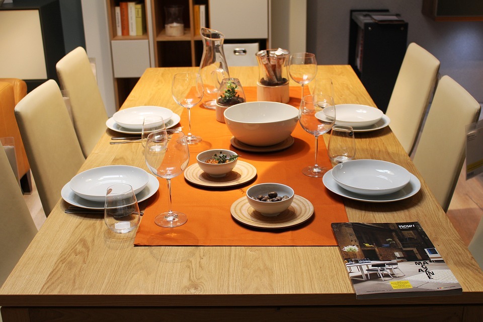 3. Choose the right height of chairs for your dining table.
