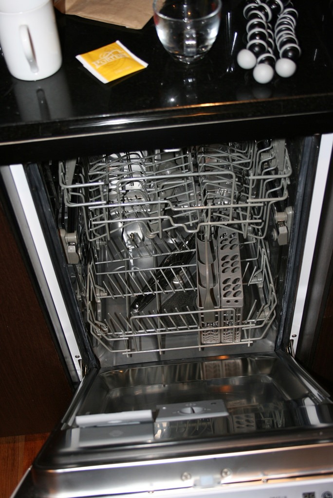  Built-in dishwasher