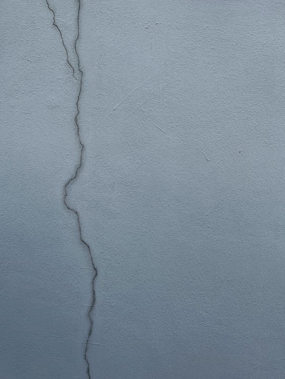 Dangers of Cracks in Walls