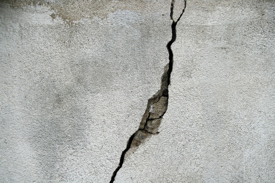 Vertical cracks