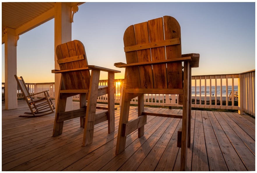 Tips for Finishing Outdoor Wooden Furniture