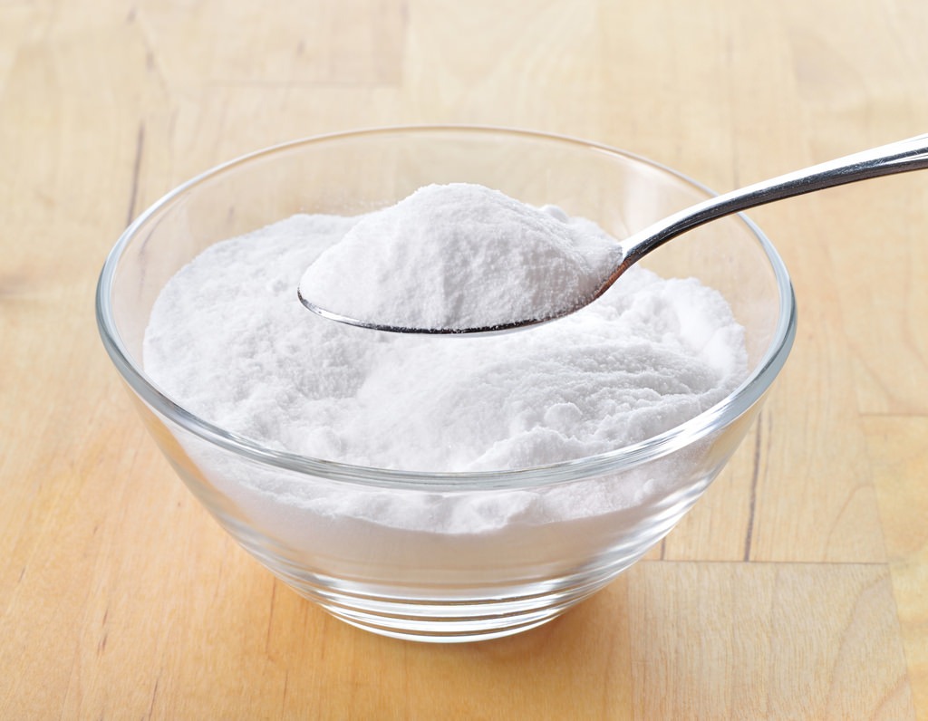 Deodorant Stains Remover: Baking Soda and Water
