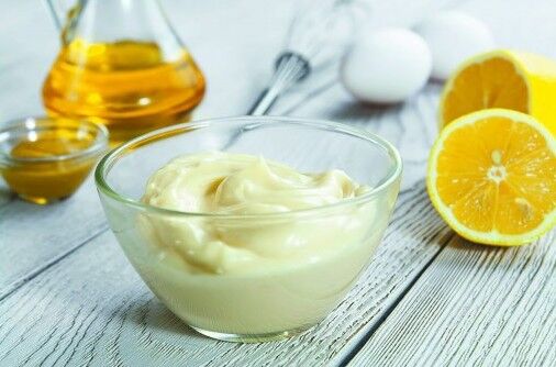 Use Egg White or Mayonnaise to Enhance Shine