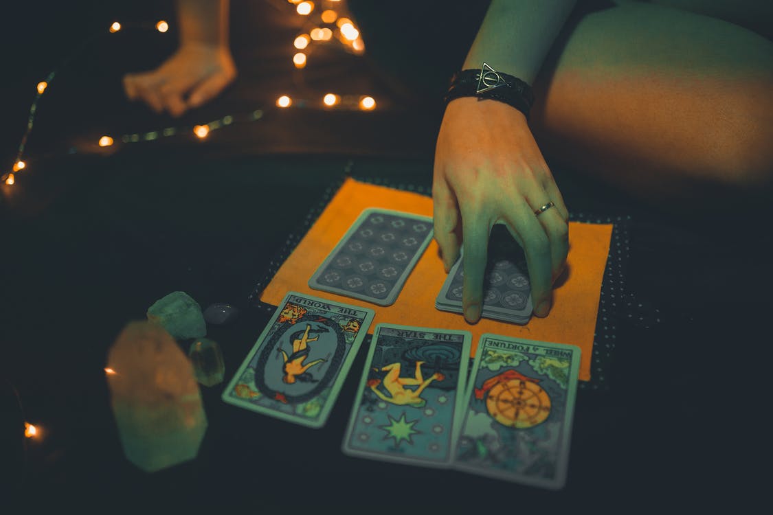 8 Ways A Psychic Reading Is Beneficial For You