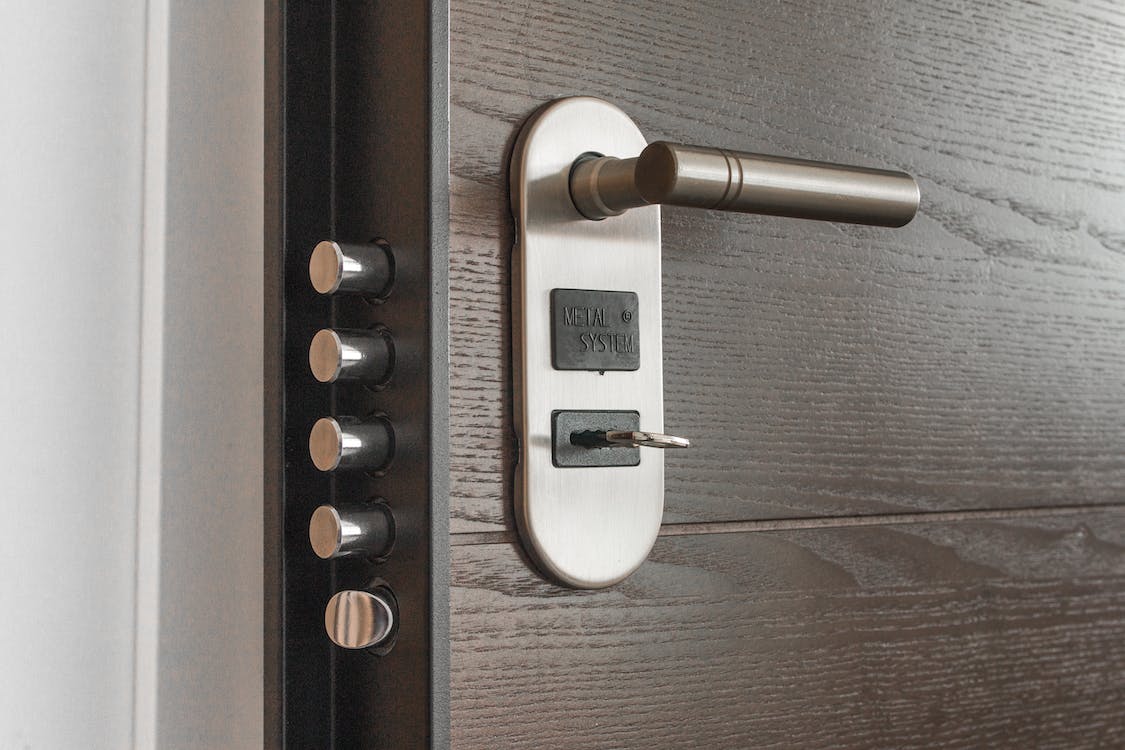 Multipoint Door Lock System: How Does It Work