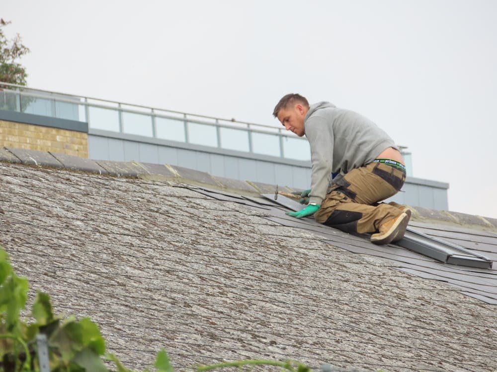 How to Hire a Roofing Contractor