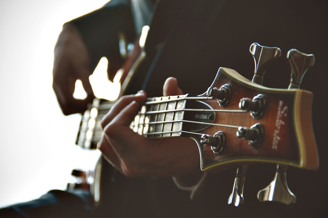 8 of the Greatest Guitar Lesson Sites and Apps in 2021