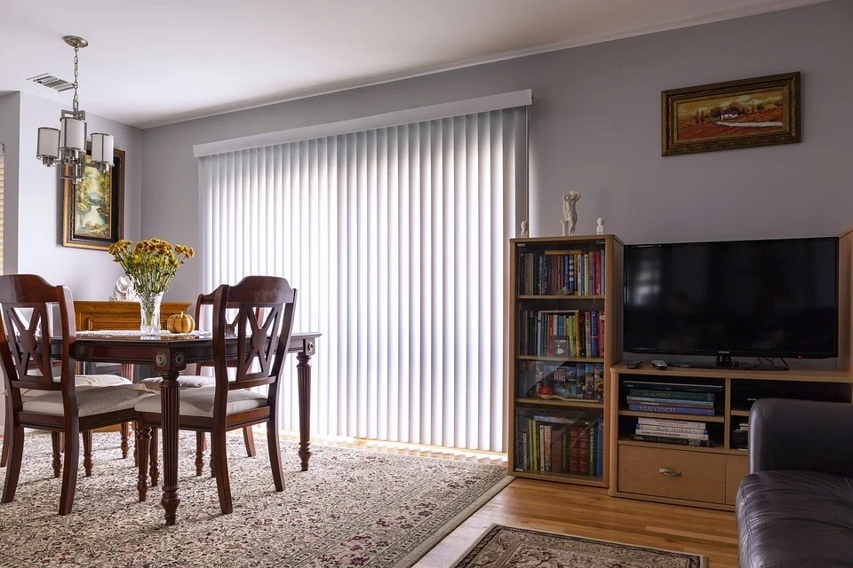 Curtains and blinds both have their own set of pros and cons.