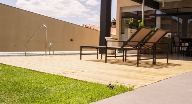 Why is IPE decking becoming a very popular choice Among Homeowners