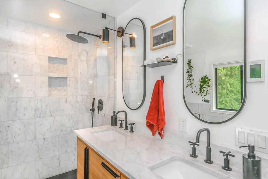 What Factors Influence the Cost of a Bathroom Remodel?