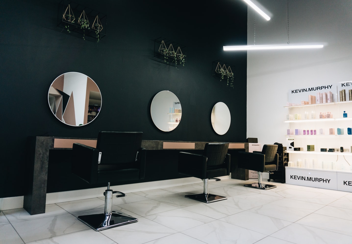 8 Mind-Blowing Salon Decor Ideas to Glam Up the Space