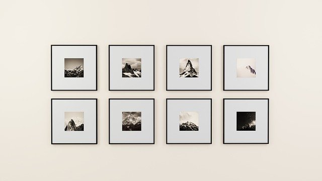 a simple gallery wall