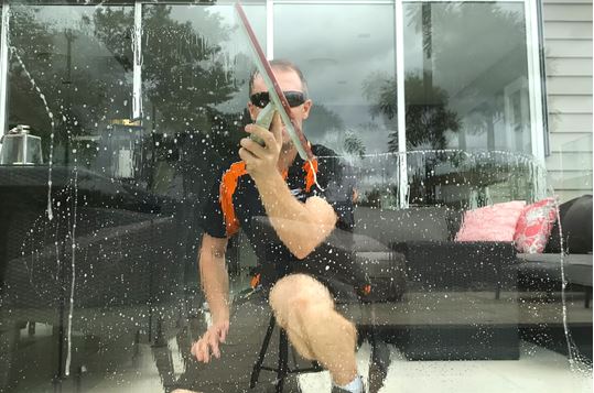 Tips for Improving Your Workspace: How to Choose the Right Service for Window Cleaning