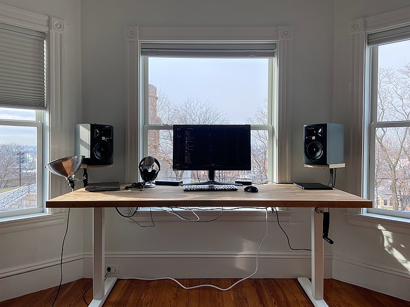 Transitioning to a Sit Stand Desk Tips for a Healthy Workspace