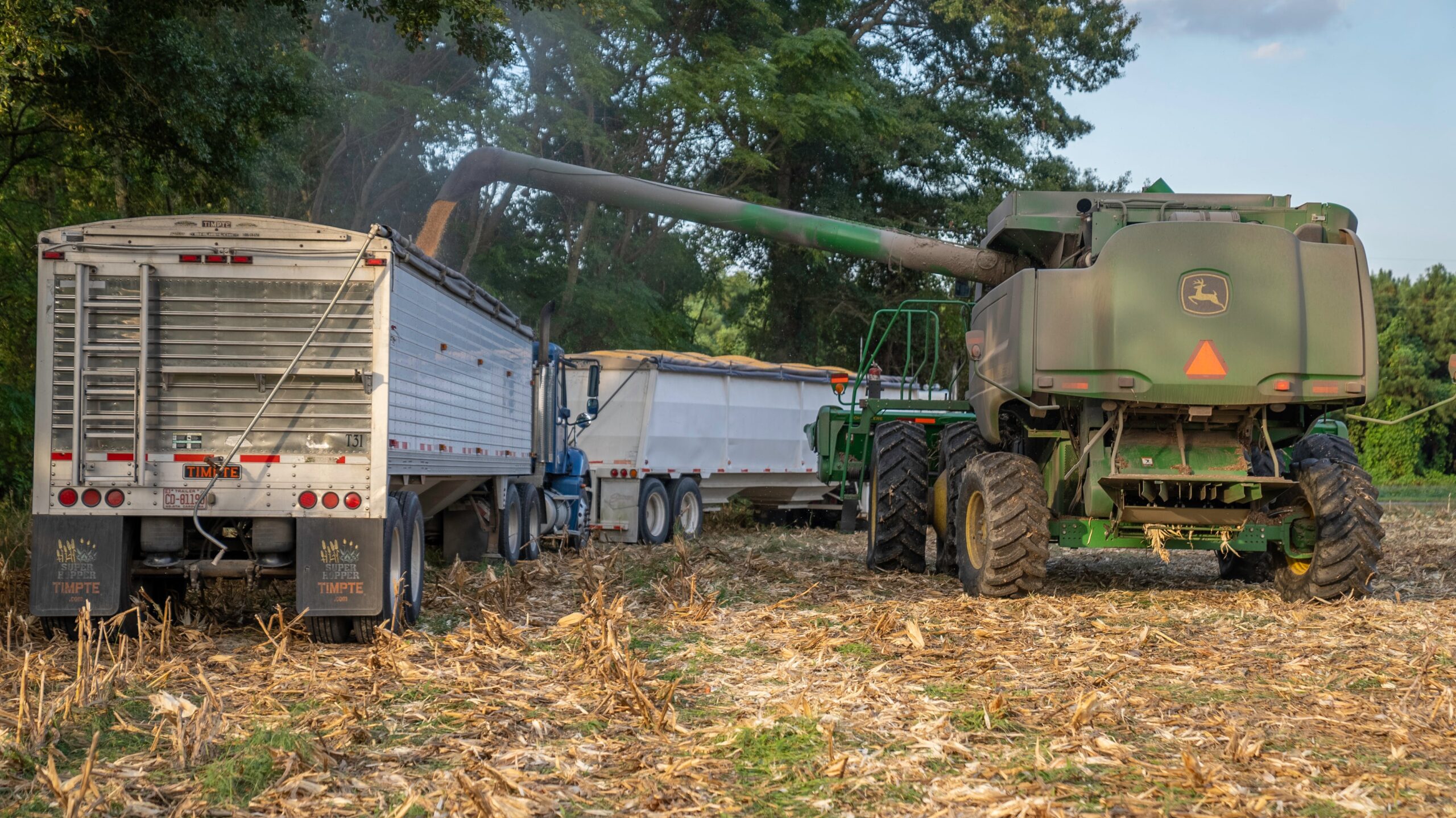 Unlocking the Potential of Tipper Trailers in Construction and Agriculture